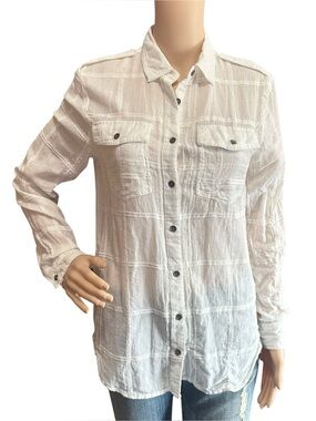 Women's Billabong Easy Movin Button Up Shirt Size M